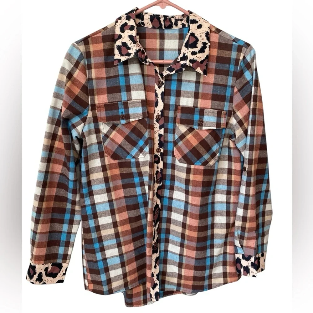 Western Plaid & Leopard Trim Button Down Top Womens Medium Coastal Cowgirl NEW - Picture 3 of 8